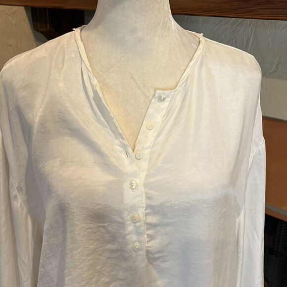 ZARA White Fillsens Crop 1/2 Button-Up Henley, M! - Picture 2 of 9